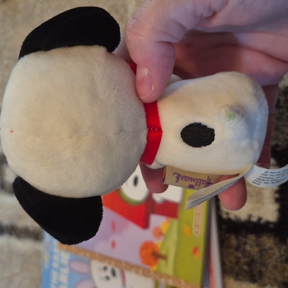 Hallmark Peanuts Storybooks Set - Snoopy, Charlie Brown, Valentine's Day - Picture 7 of 8